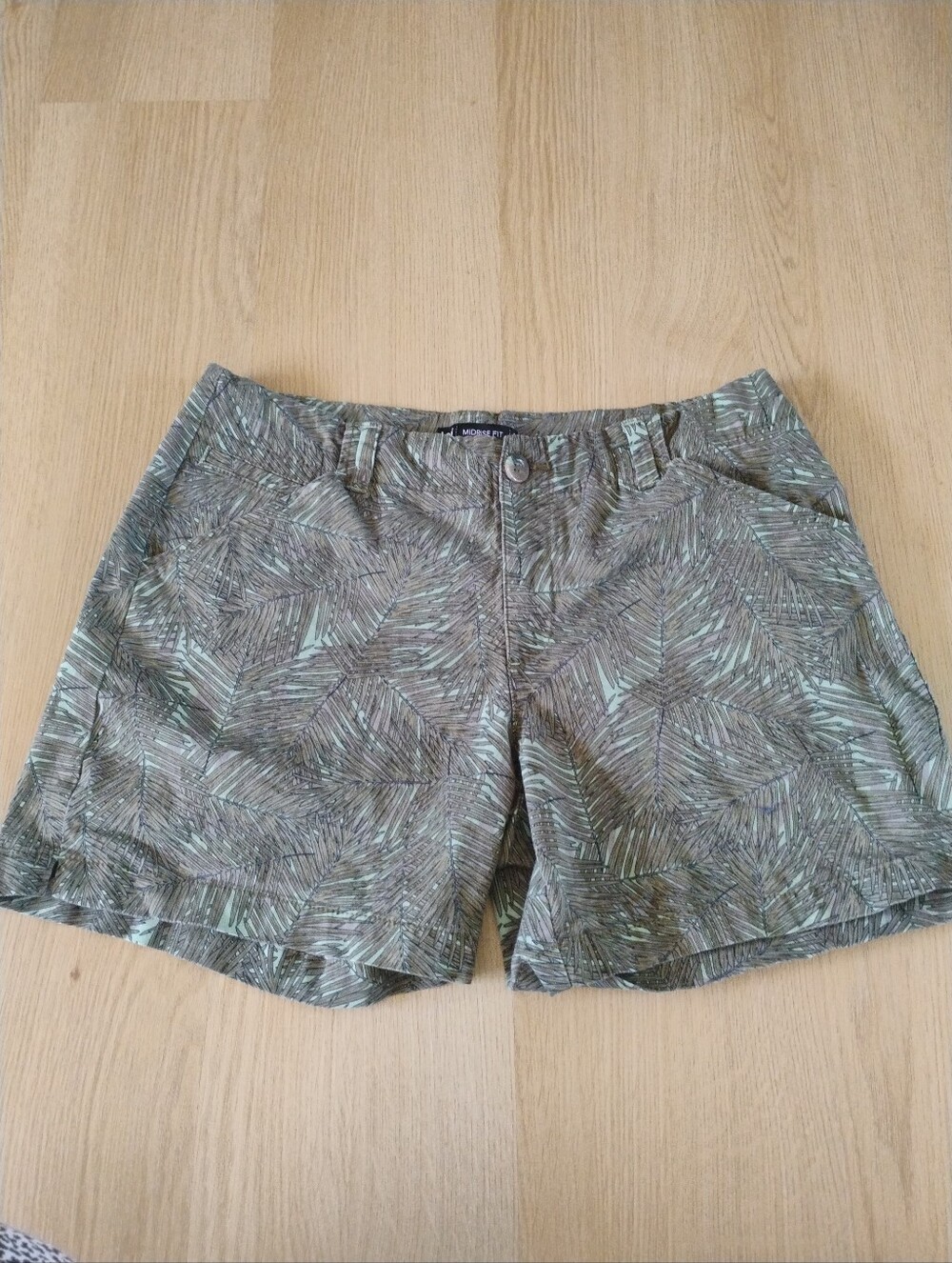Lee Women's Palm-Pattern Flat Front Shorts in Olive